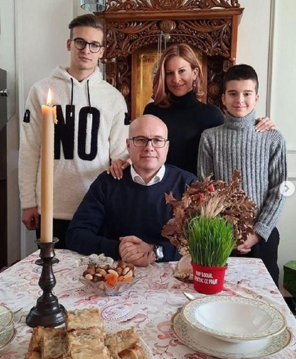 Gradonačelnik Novog Sada otkrio ko je u njegovoj česnici pronašao paricu