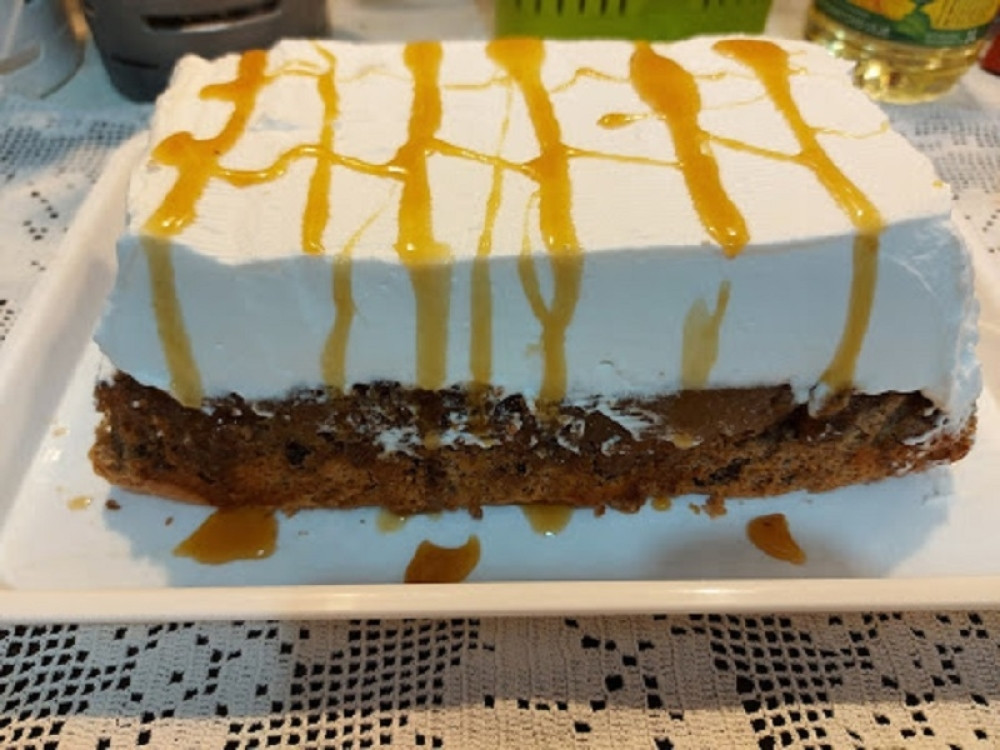 Kolač torta sa jabukama i orasima za potpuni užitak!