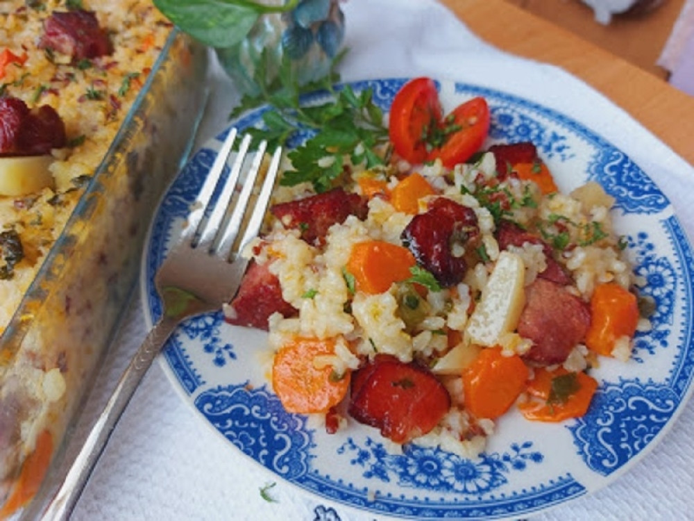 Fantastičan pilav sa suvim rebrima i integralnim pirinčom - zaboravićete druge recepte! (VIDEO)