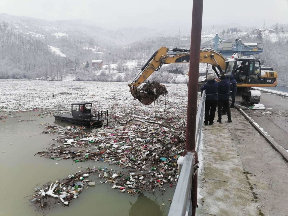 Sutra počinju radovi na čišćenju Potpećkog jezera: Ekipe JVP "Srbijavode" danas na terenu