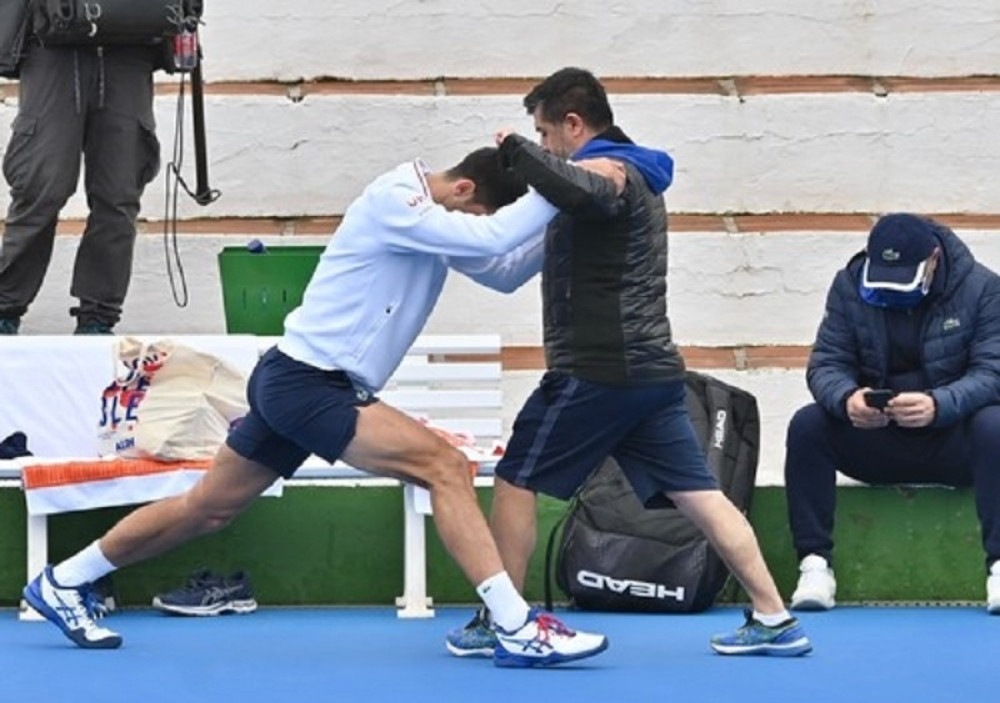 Prvi reket sveta "u klinču" sa trenerom! (GALERIJA)