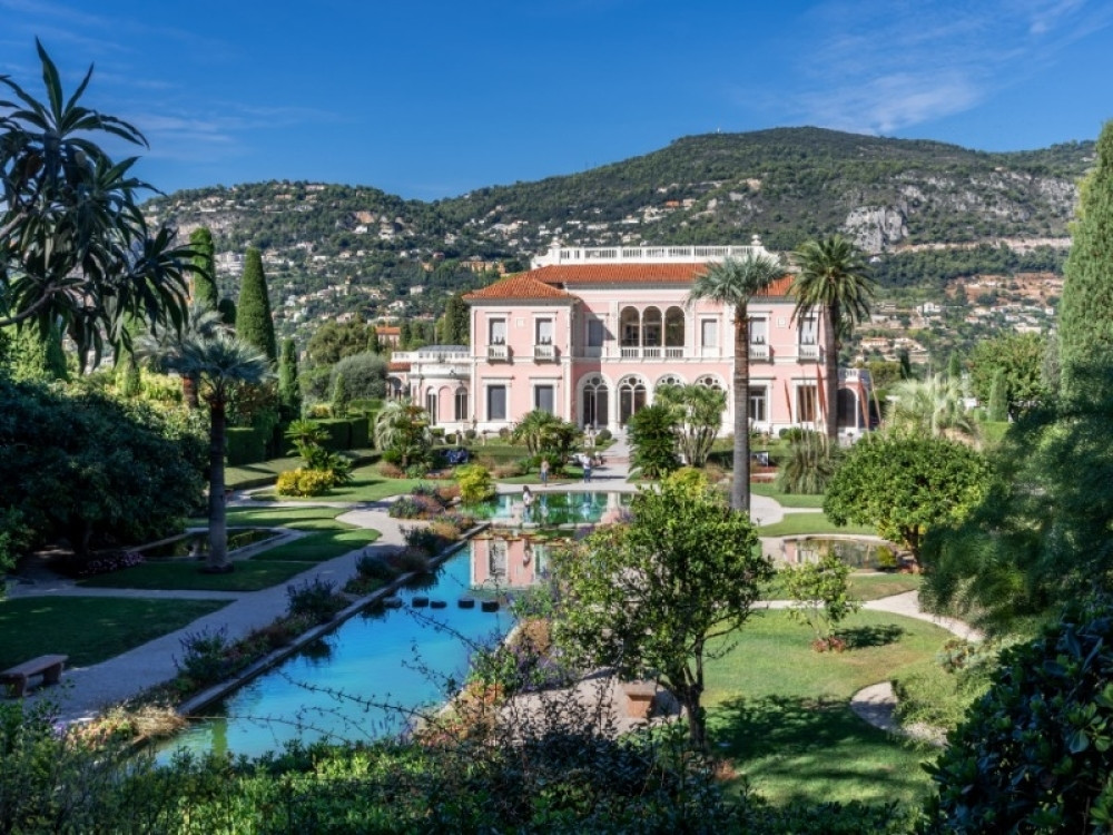 Iza glamura i sjaja kriju se mračne tajne: Ova porodica vlada svetom, a evo zašto su toliko posebni!