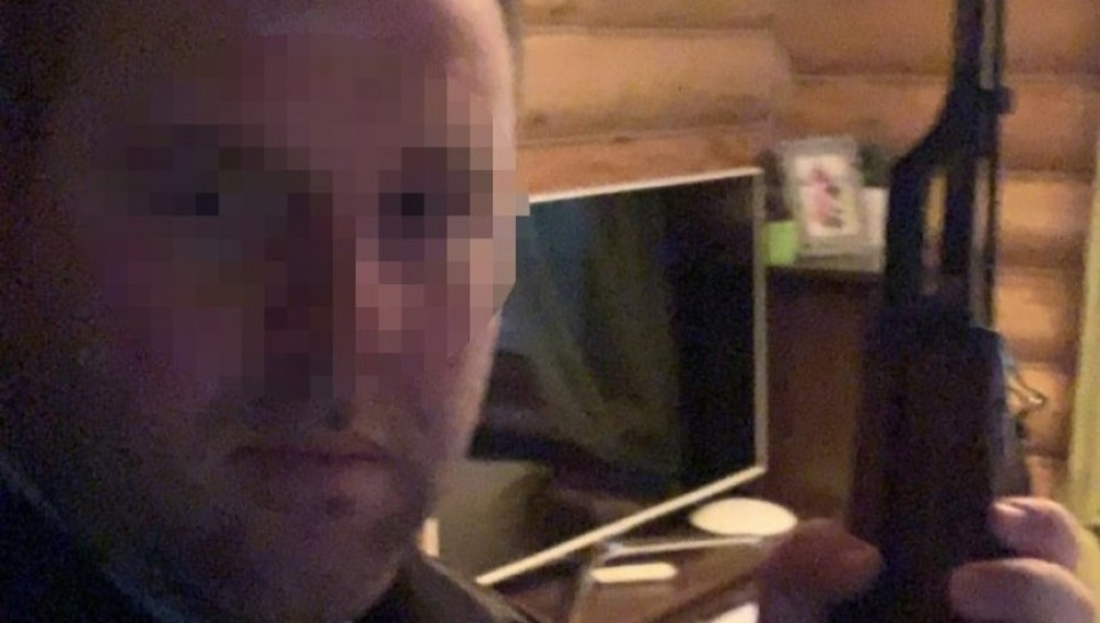 Čovek sa puškom krenuo na predsednika Srbije! (FOTO)