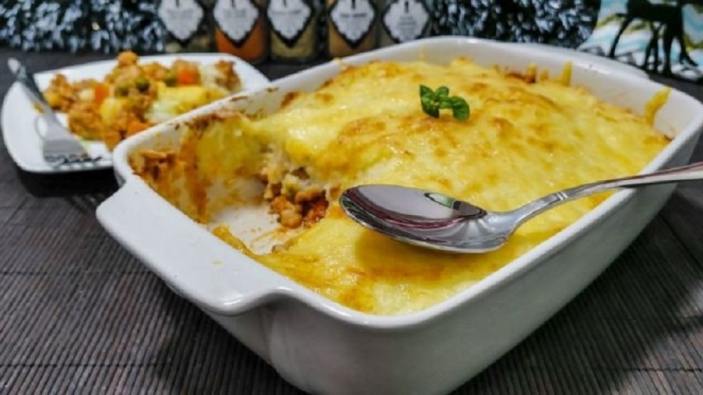 Pita sa pire krompirom i mlevenim mesom, fantazija na tanjiru (VIDEO)