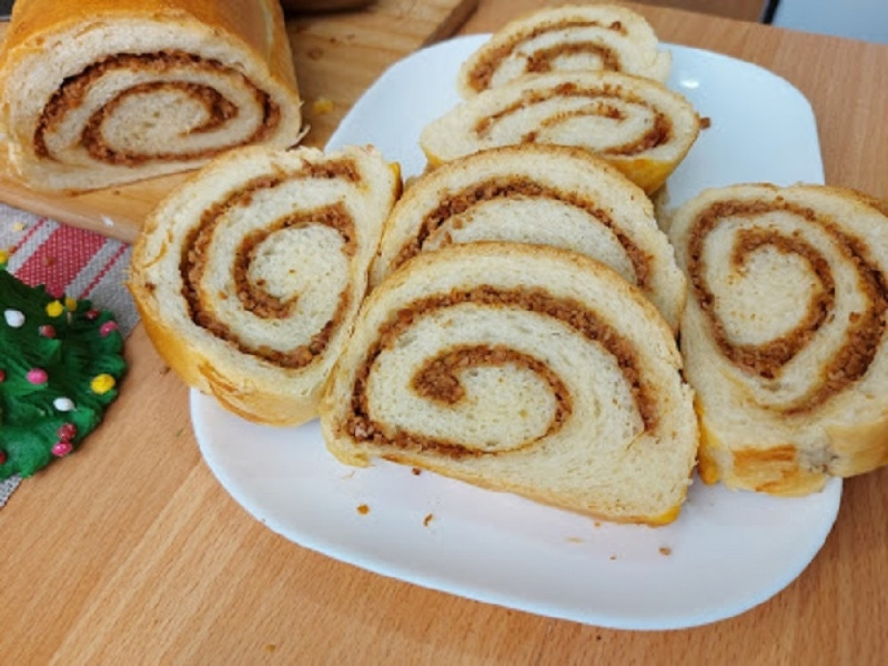 Štrudla sa čvarcima i šunkom, provereno dobar zalogaj! (VIDEO)