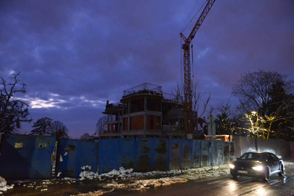 Hrvati besni: Kinezi za 8 dana izgradili bolnicu, a mi u 2 meseca ne možemo da postavimo 100 kućica. Zašto?