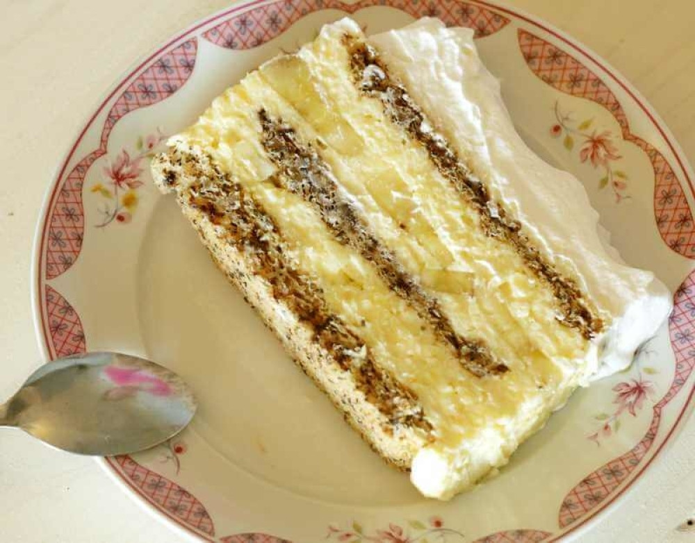 Neverovatna torta sa bananom i orasima, prava poslastica za čitavu porodicu!