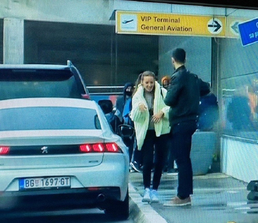 Novak je seo u automobil, a onda se tresao kada su mu kola išla u susret! (VIDEO)