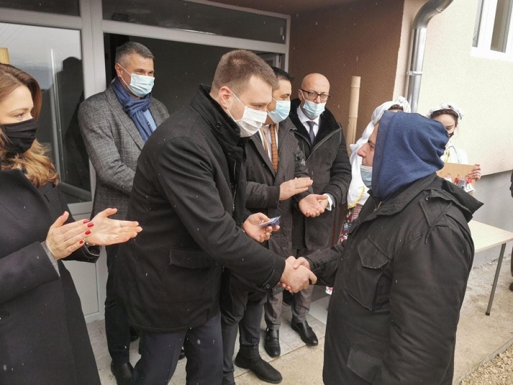 ''Sve što imaju deca u Beogradu u parkovima, imaće i deca u Kosovskoj Mitrovici''