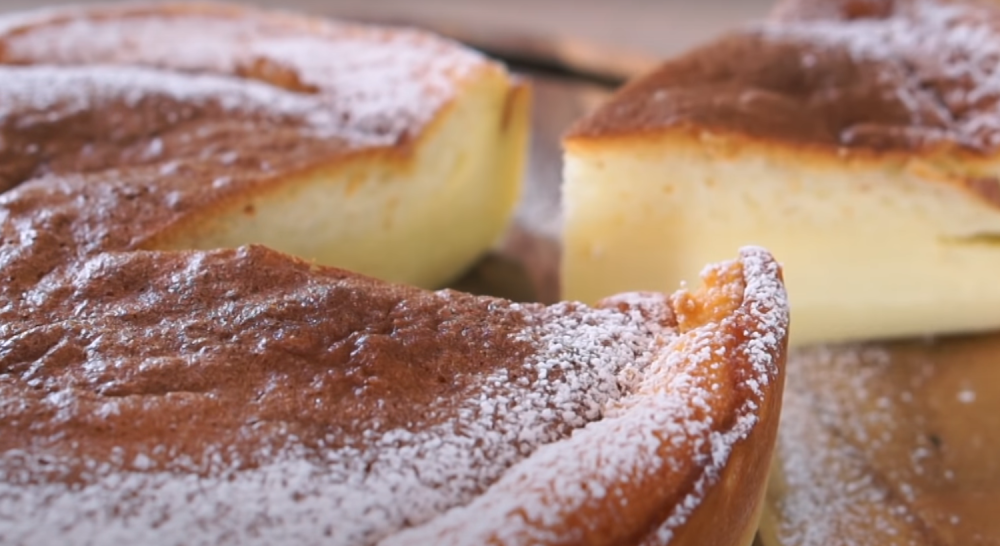 Kolač od vanile na ovaj način je prava magija: Od samo jednog testa napravite tri različita sloja! (RECEPT)