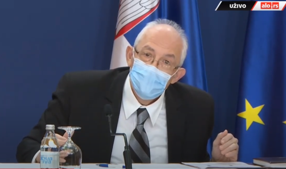 Kon podigao glas na konferenciji: Pobesneo nakon pitanja novinarke, odmah mu je skočio pritisak, a onda je bio na ivici suza! (VIDEO)