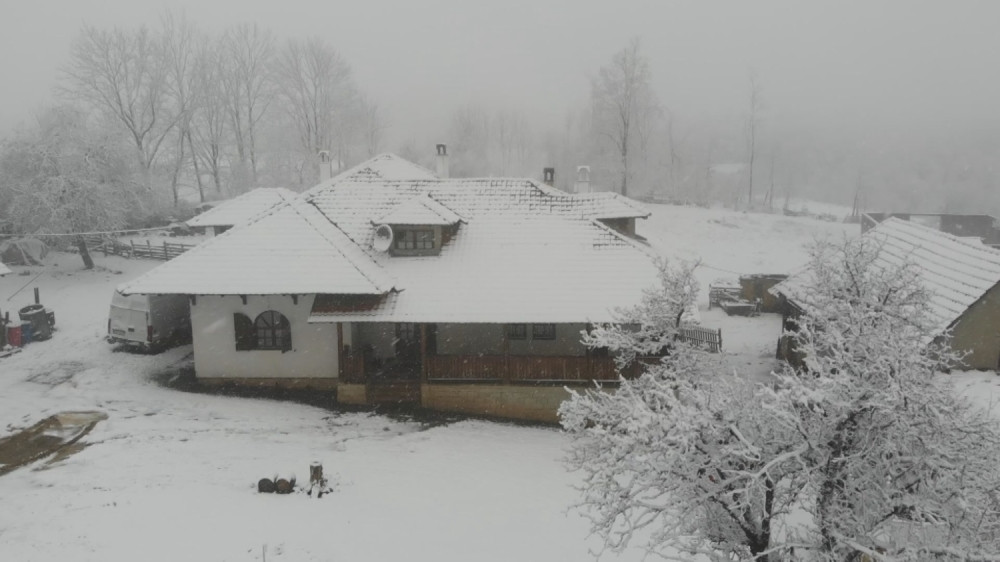 Neverovatna životna priča porodice Erić iz Gornjih Banjana! Mislili su da za njih više nema nade, a onda je usledio neočekivani PREOKRET (FOTO)