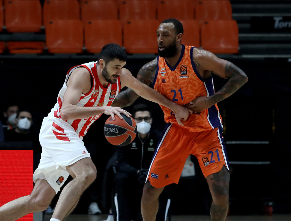 Očajna odbrana odvela Zvezdu do ubedljivog poraza u Valensiji