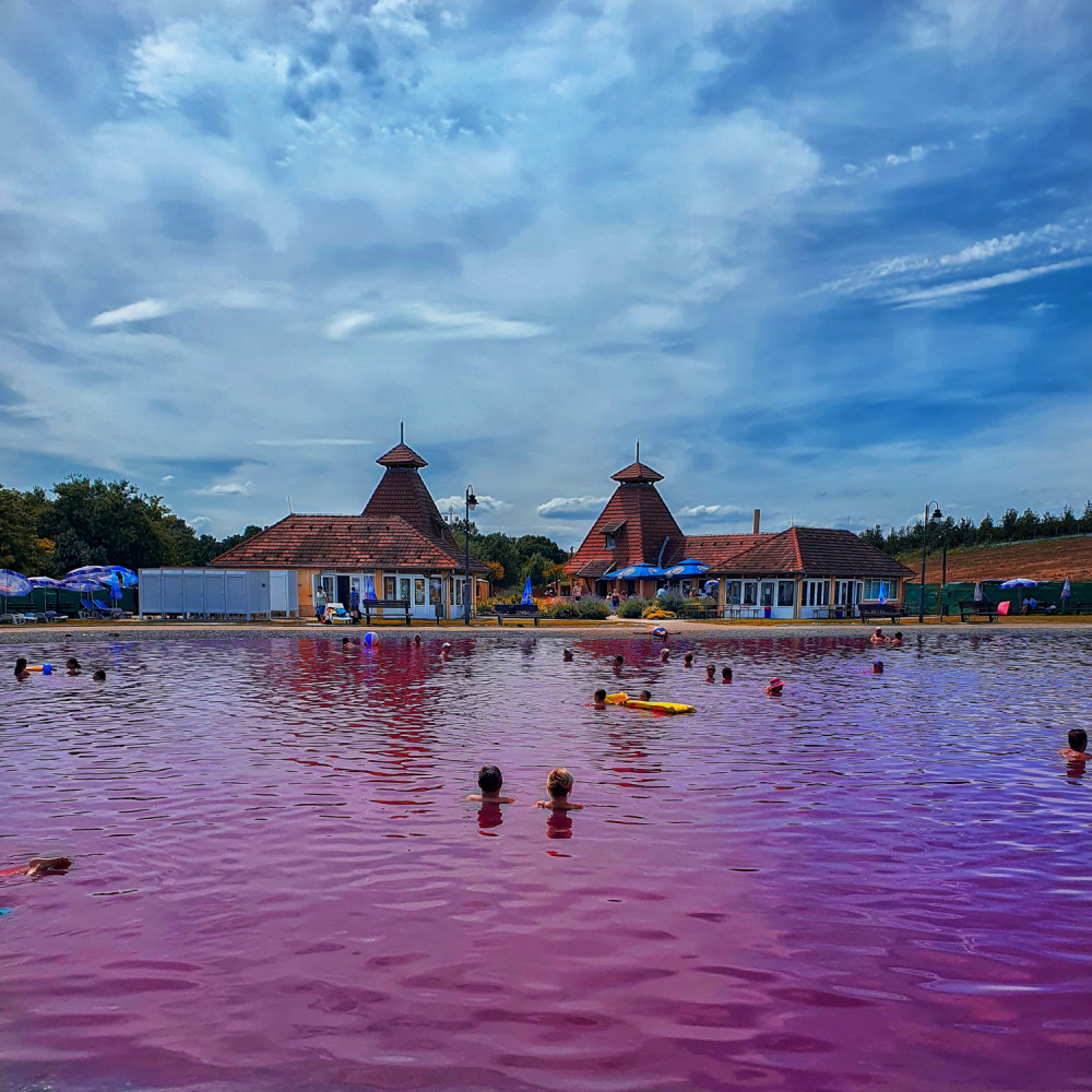 Ružičasto jezero Pačir leči reumatizam i kožne bolesti!