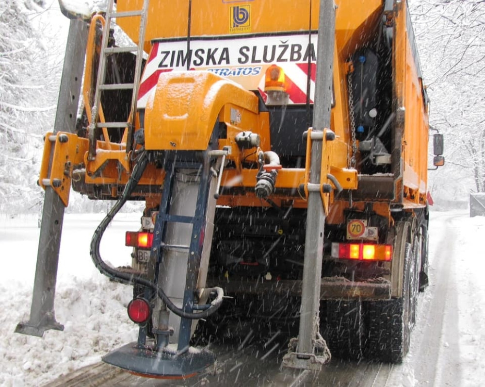 Vesić: Posuta je 461 tona soli i 181 tona mešavine kamenog agregata