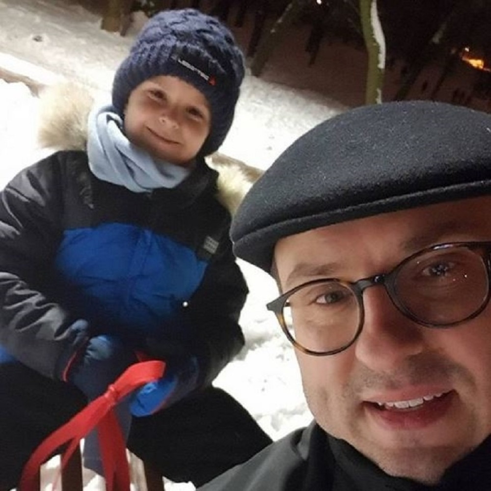 Petar Petrović se bez kape sanka sa sinom Ilijom