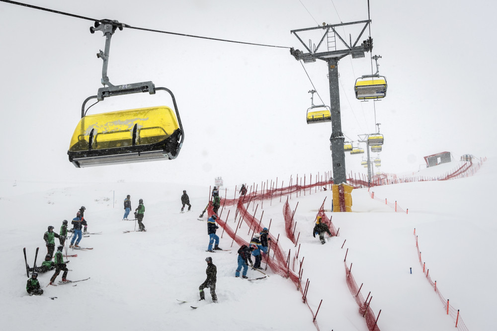 Otkriven je novi soj korone u Nemačkoj, rapidno se širi poznatim skijalištem!