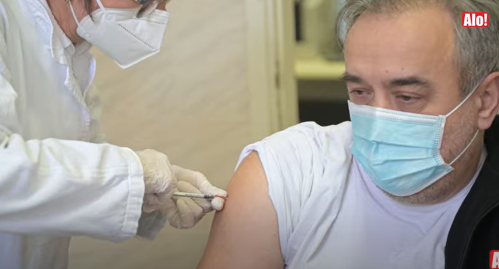 ONI SU DANAS PRIMILI VAKCINU! Pogledajte ko je od poznatih vakcinisan prvog dana masovne imunizacije (VIDEO)