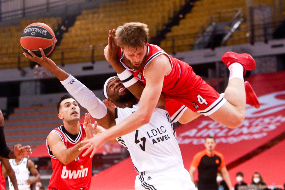 Novi trijumf crveno-belih u Evroligi, ali još nisu među najboljih osam