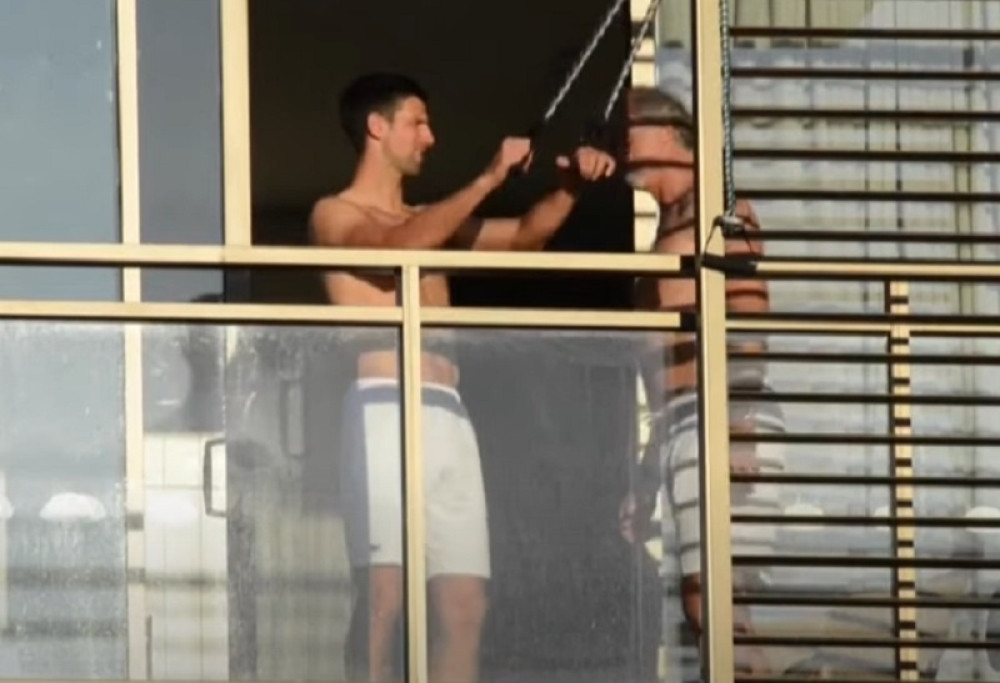 Đokovića opsedali paparaci: Nema potrebe da se krijete! (VIDEO)