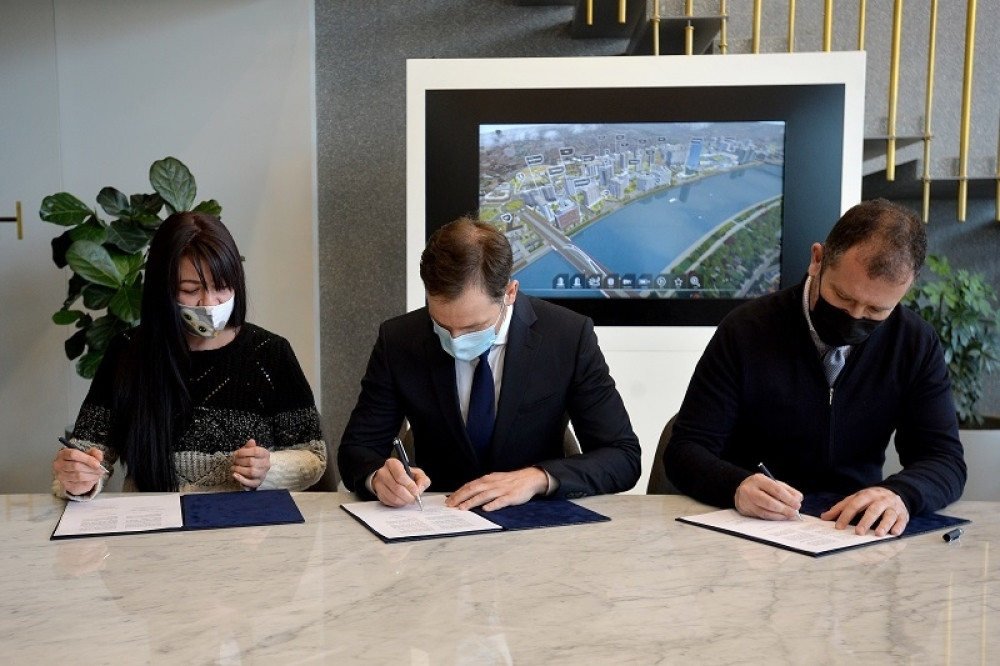 Ministar Siniša Mali potpisao ugovor sa dobitnicom stana u nagradnoj igri „Uzmi račun i pobedi 2020“