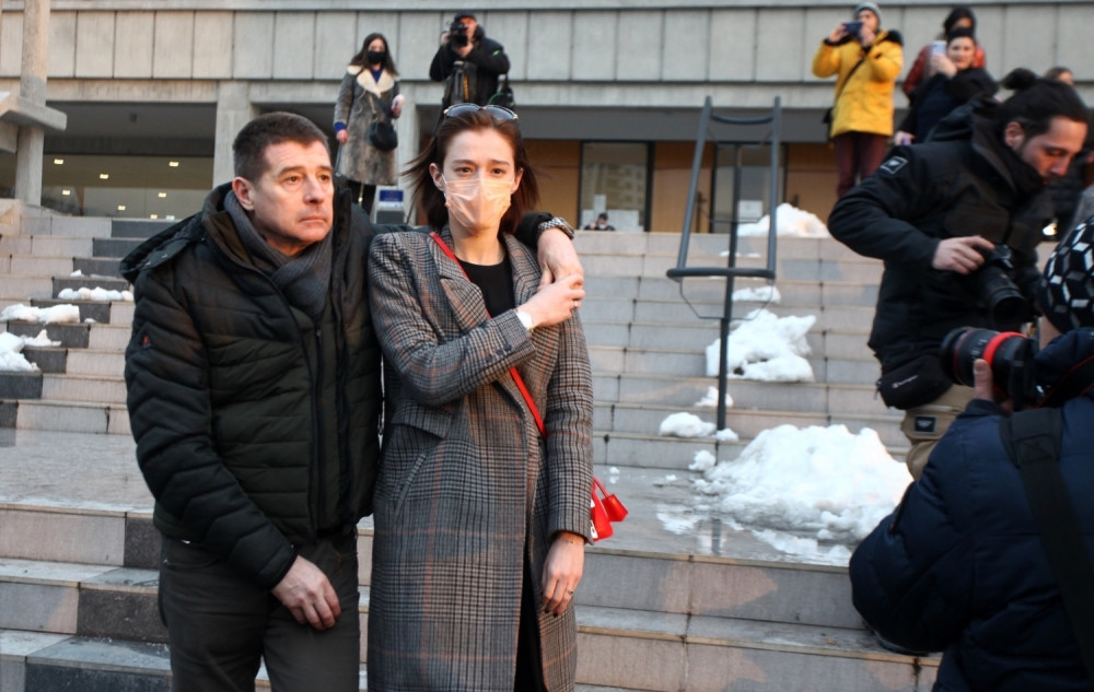 Milena otvorila dušu i zaplakala! Nije više mogla da se suzdrži posle saslušanja, otac je čvrsto zagrlio