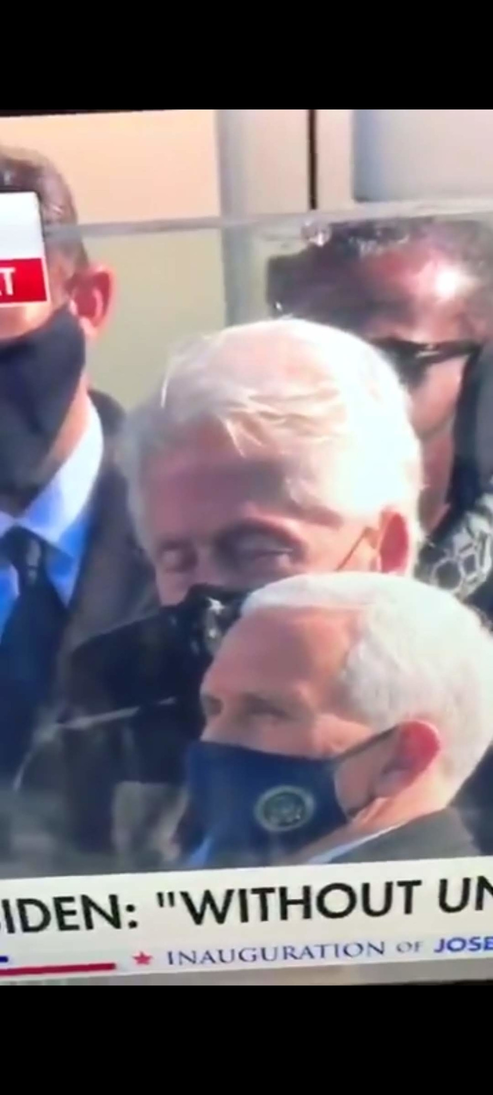 Klinton je zaspao tokom Bajdenovog govora na inauguraciji!