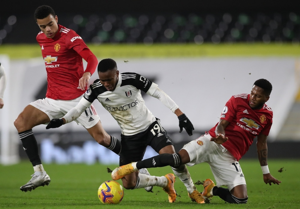 Mančester Junajted čuva vrh tabele, Fulam pretio sve do kraja