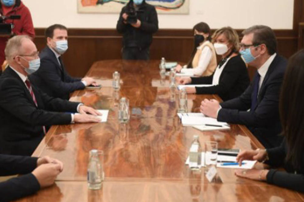 Vučić na sastanku sa novim šefom OEBS-a