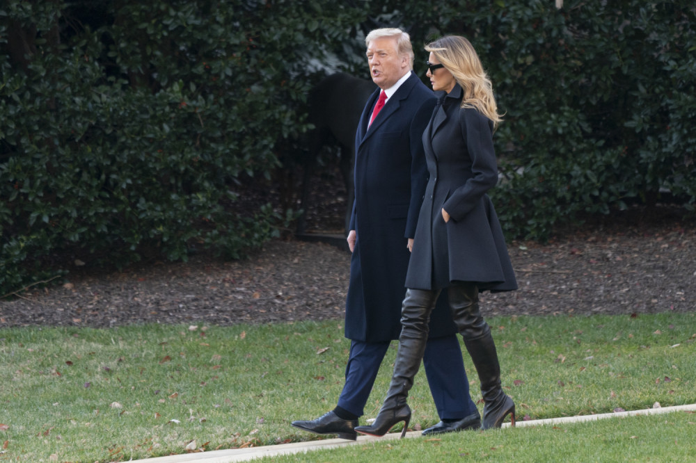 Luksuz, glamur i sjaj, a uz sve to komšije milijarderi, OVO je novi dom Melanije i Donalda (VIDEO)