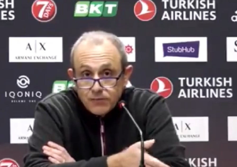 Trinkijeri kasnio na konferenciju, Mesina "izgoreo" pa psovao! (VIDEO)