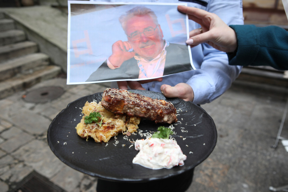 Nestorovićev ćevap od 14 cantimetara i 250 grama (FOTO)