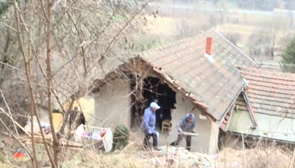 Aleksićima uništena kuća!