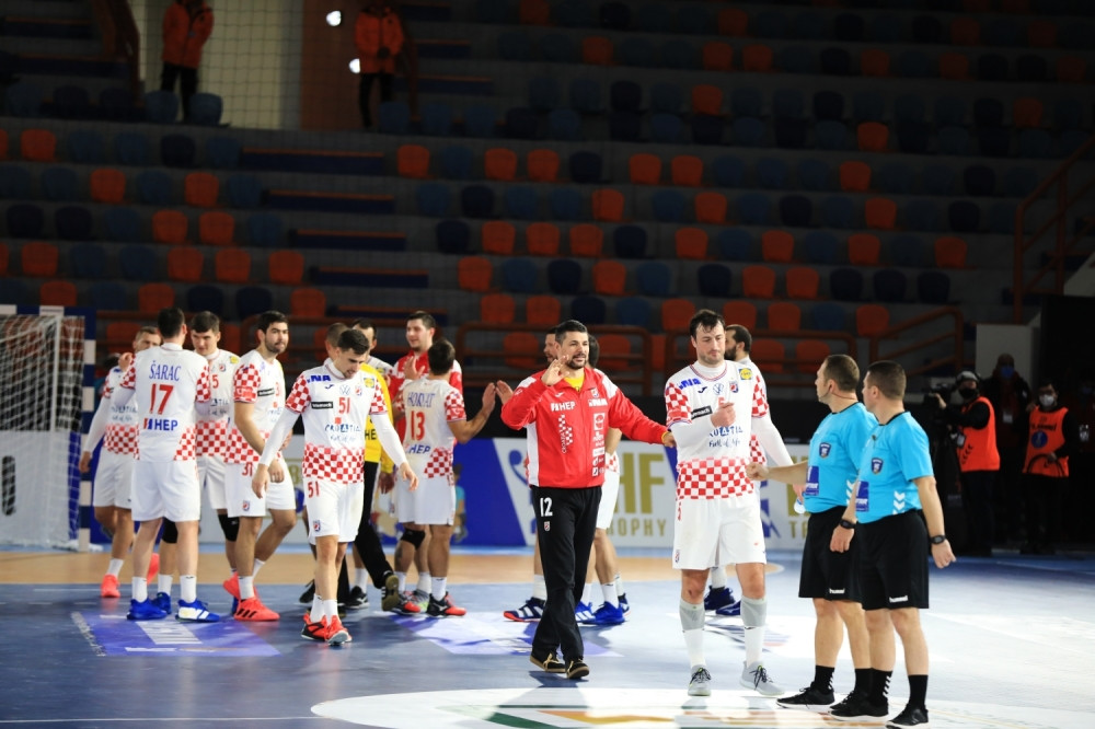 Hrvati u gadnom problemu, jedan od bitnijih igrača testiran na koronu!