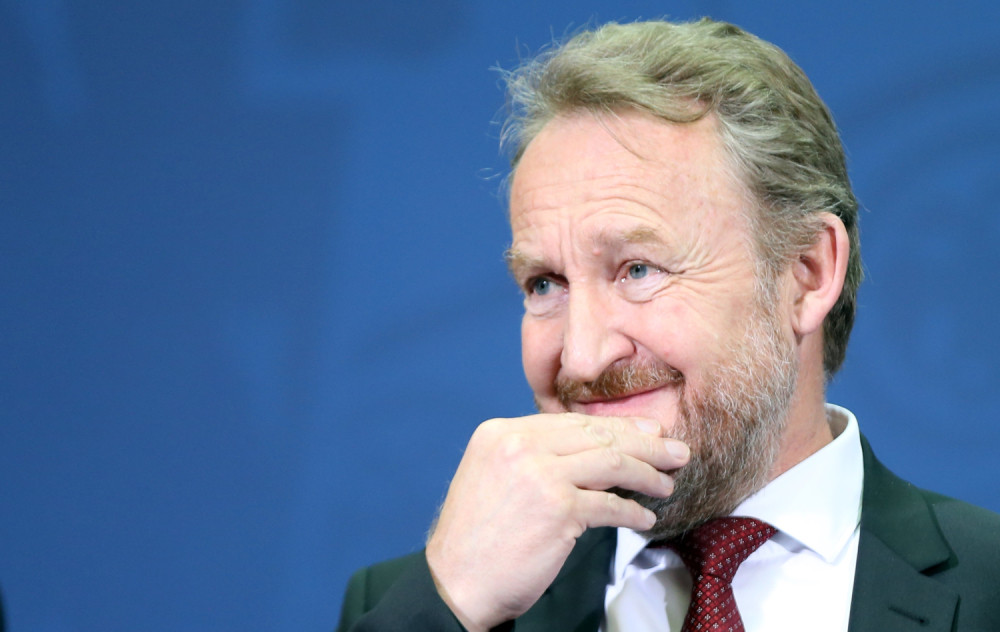 Lideru SDA smeta sve što je srpsko, želi mir pa pogazi ono što je rekao