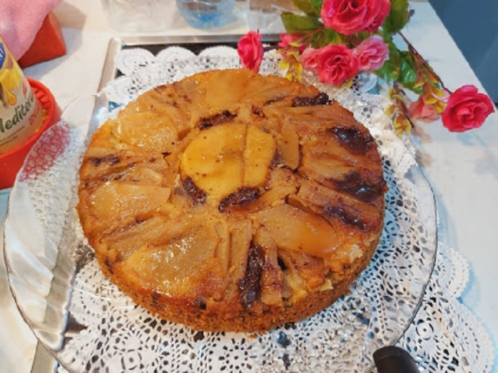 Najsočni kolač sa jabukama, čokoladom i suvim grožđem, ukus koji traje (VIDEO)