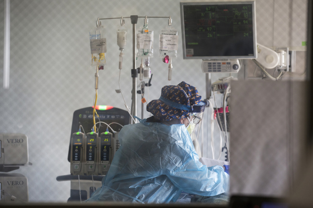 Vođe u strahu, smrtonosnija varijanta virusa zatvara granice