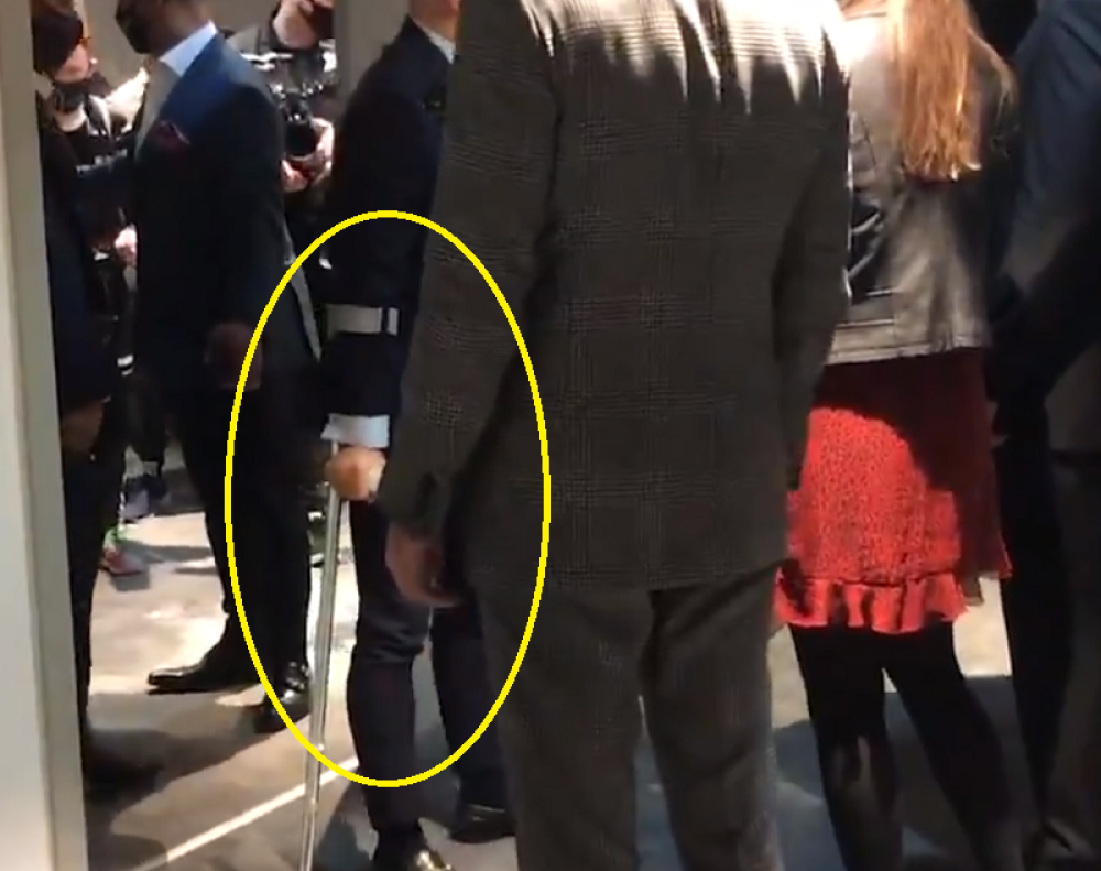 Mekgregor je baš popio batine! Napustio dvoranu sa štakom! (VIDEO)