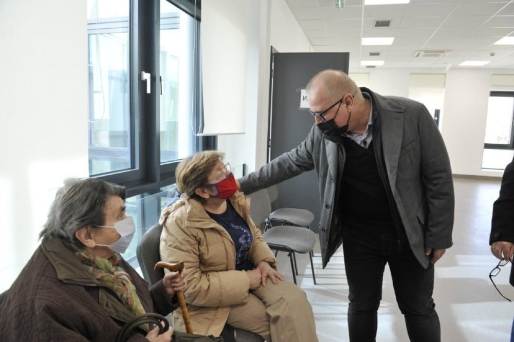 Ne sme da se dogodi da neko ne bude vakcinisan, organizovan prevoz za 1.000 ljudi