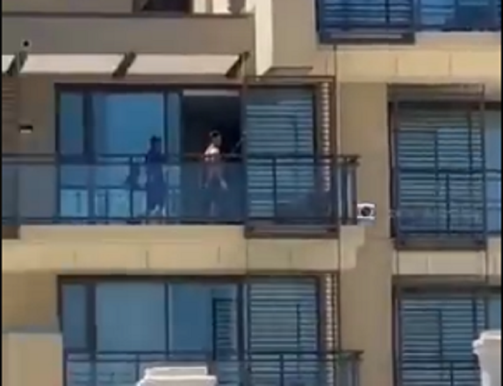 Noleta napali zbog balkona, a u njegovom komšiluku 9.000 navijača luduje!