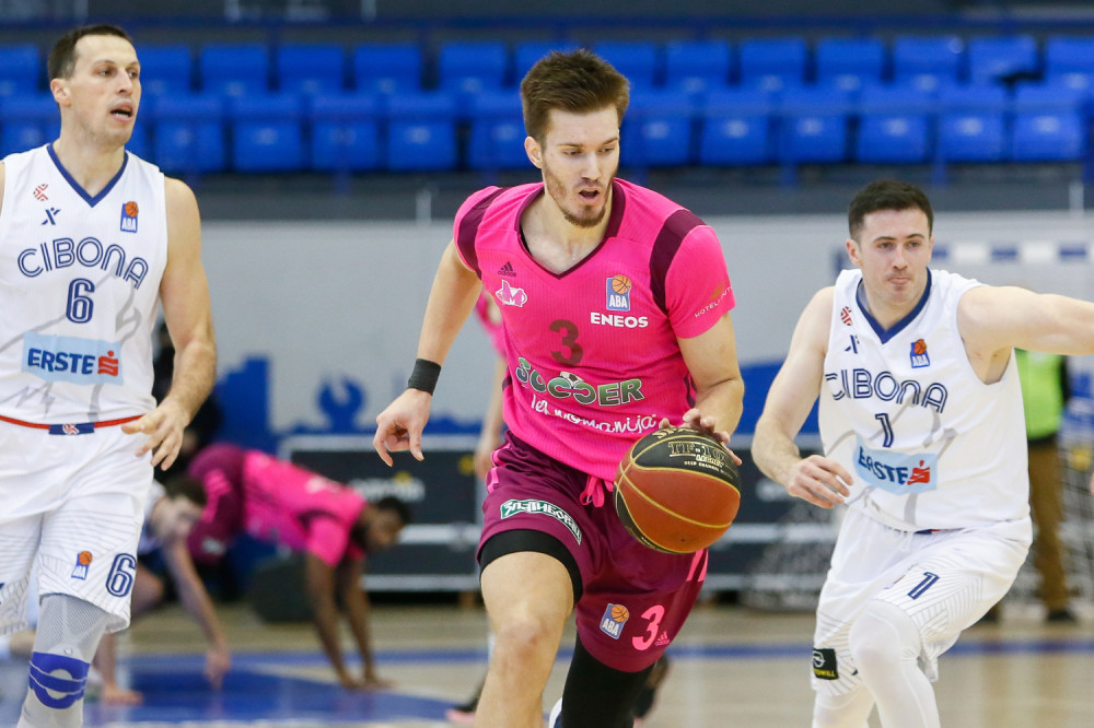 Sjajni Petrušev razbio Hrvate, nastavlja se Megina borba za plej-of!