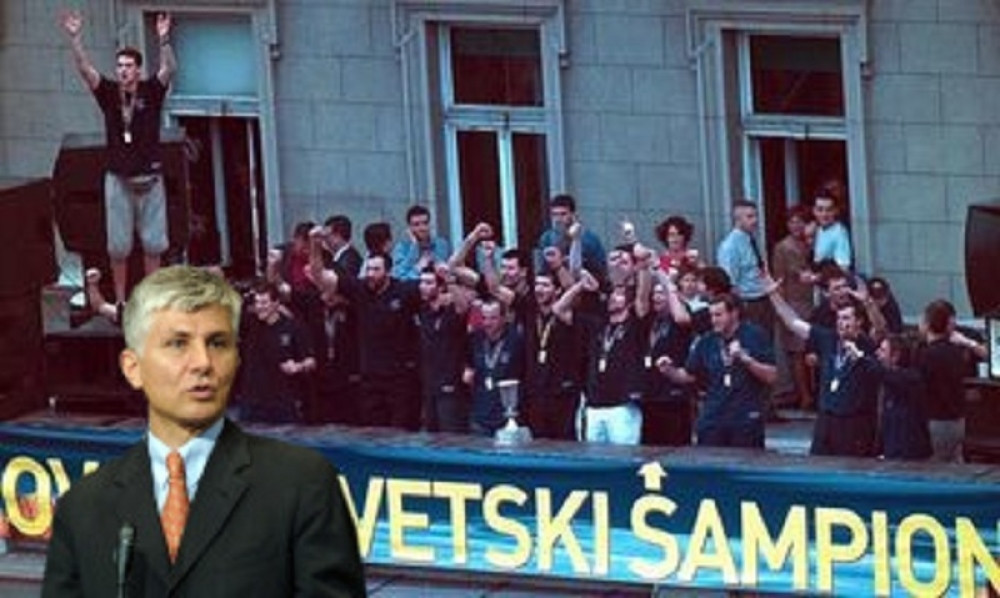 2002. pred odlazak u Ameriku Danilović i Divac dolaze kod Đinđića, zbog onog što se desilo te noći, zlatna medalja imala je tamnu stranu!