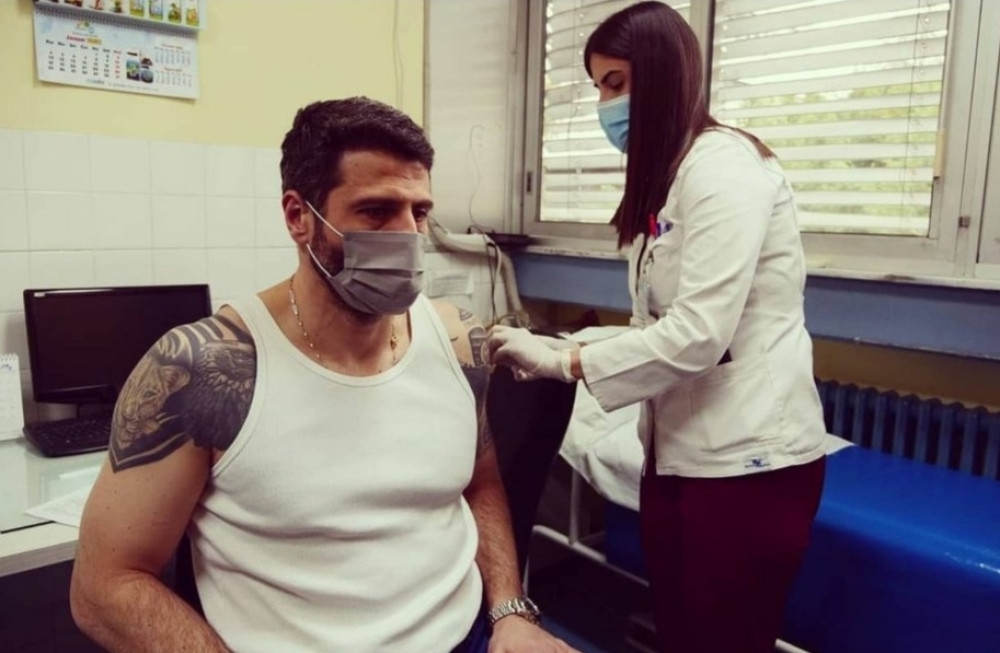 Nešto se čudno dogodilo tokom vakcinacije Micotakisa i Šapića