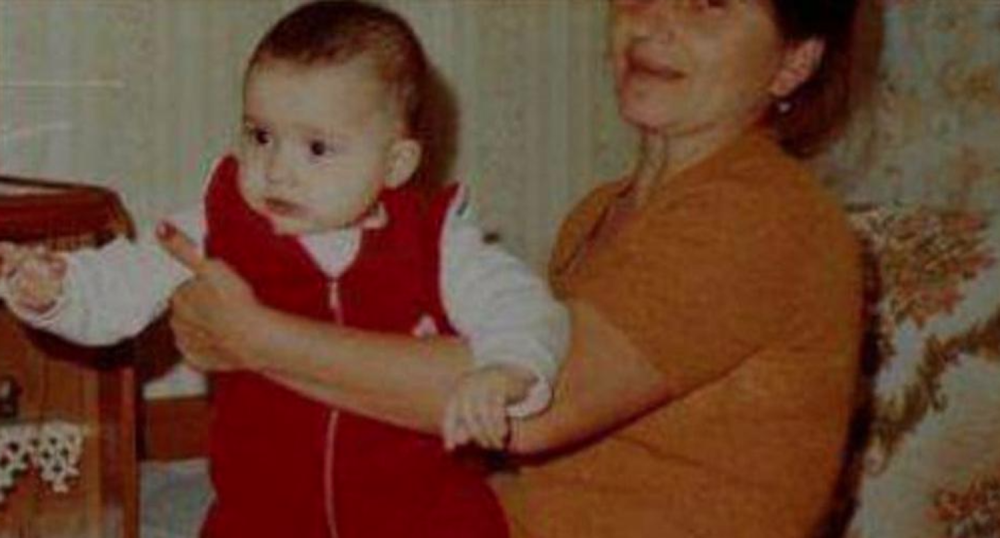 Pomozite mi! Ostavili je u kartonskoj kutiji kao bebu, a danas traži samo jedno!