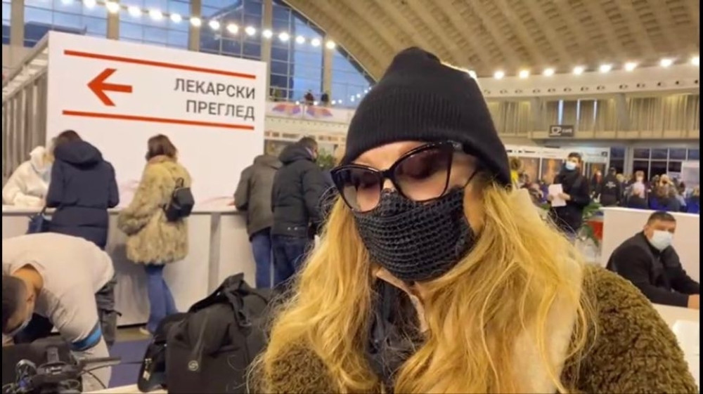 Oglasila se Danica Maksimović nakon vakcinacije: Koronu sam preležala, sada mi je potreban lek za psihu! (VIDEO)