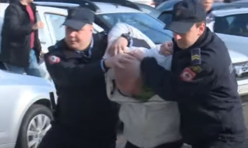 Anesteziolog napastvovao pacijenta koji je bio u komi, uhvatili ga kako ga ljubi po licu! (VIDEO)