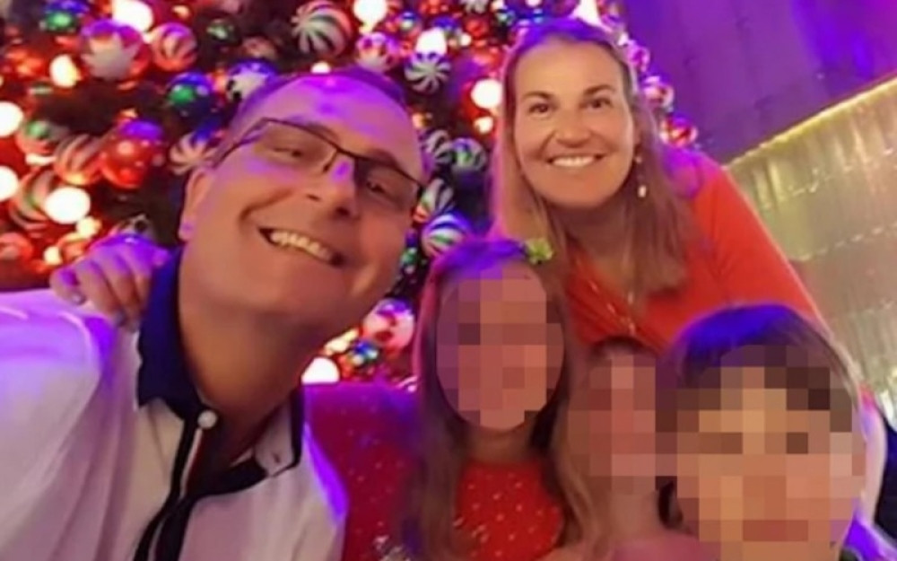 Muž je kupovao televizor dok je njegova žena ubijala njihovu decu