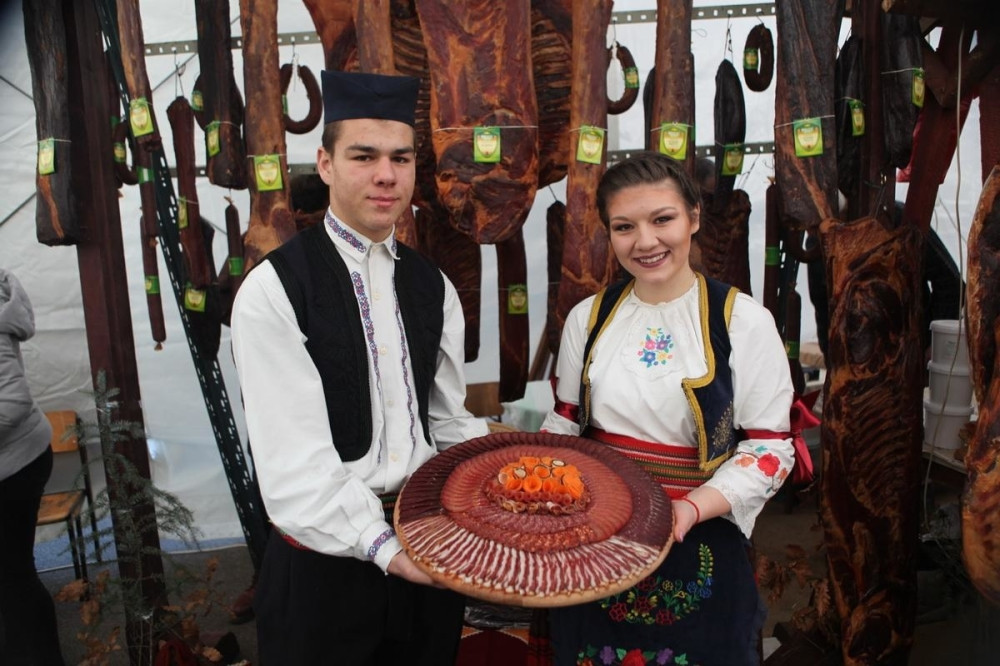 Koronavirus odložio tradicionalnu manifestaciju: Ove godine Zlatibor bez čuvene Pršutijade