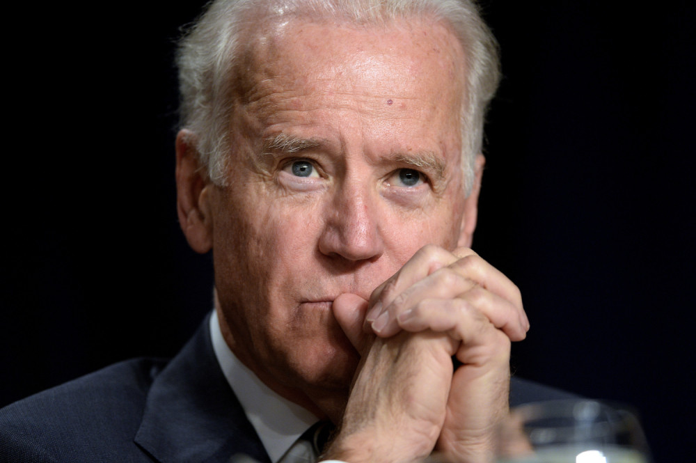 Bajdenova sekretarica izjavila da će demokrate kršiti pravila da bi sklonili Trampa