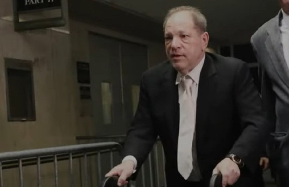 Slavni producent žrtvama seksualnog uznemiravanja i silovanja mora da plati ovaj iznos! (FOTO/VIDEO)